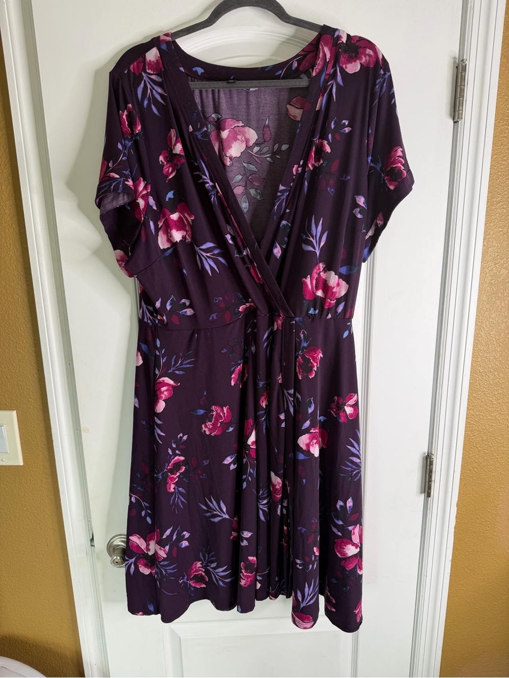 Torrid Plus Size Purple Floral Tie-Waist Dress. Size 3